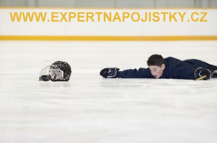 Úrazové pojištění dětí - Chlapec při hokejovém zápase dostal ránu hokejkou expert na pojistky jarmila mlýnková